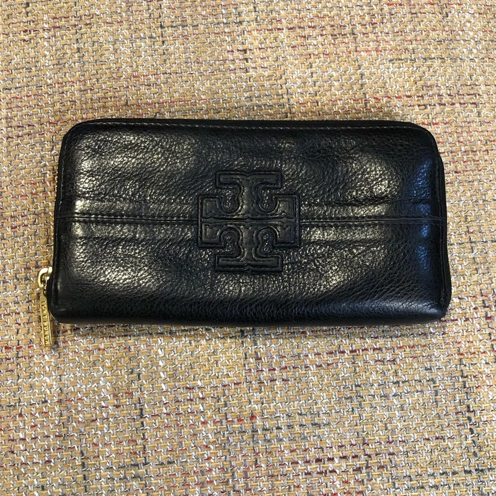 TORY BURCH Black Tumbled Leather Full Zip Continental Wallet